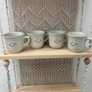 Set of 4 vintage Pfaltzgraff coffee mugs, Heirloom pattern